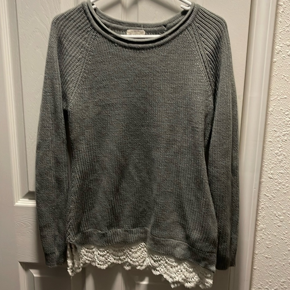 Grey sweater with lice trim